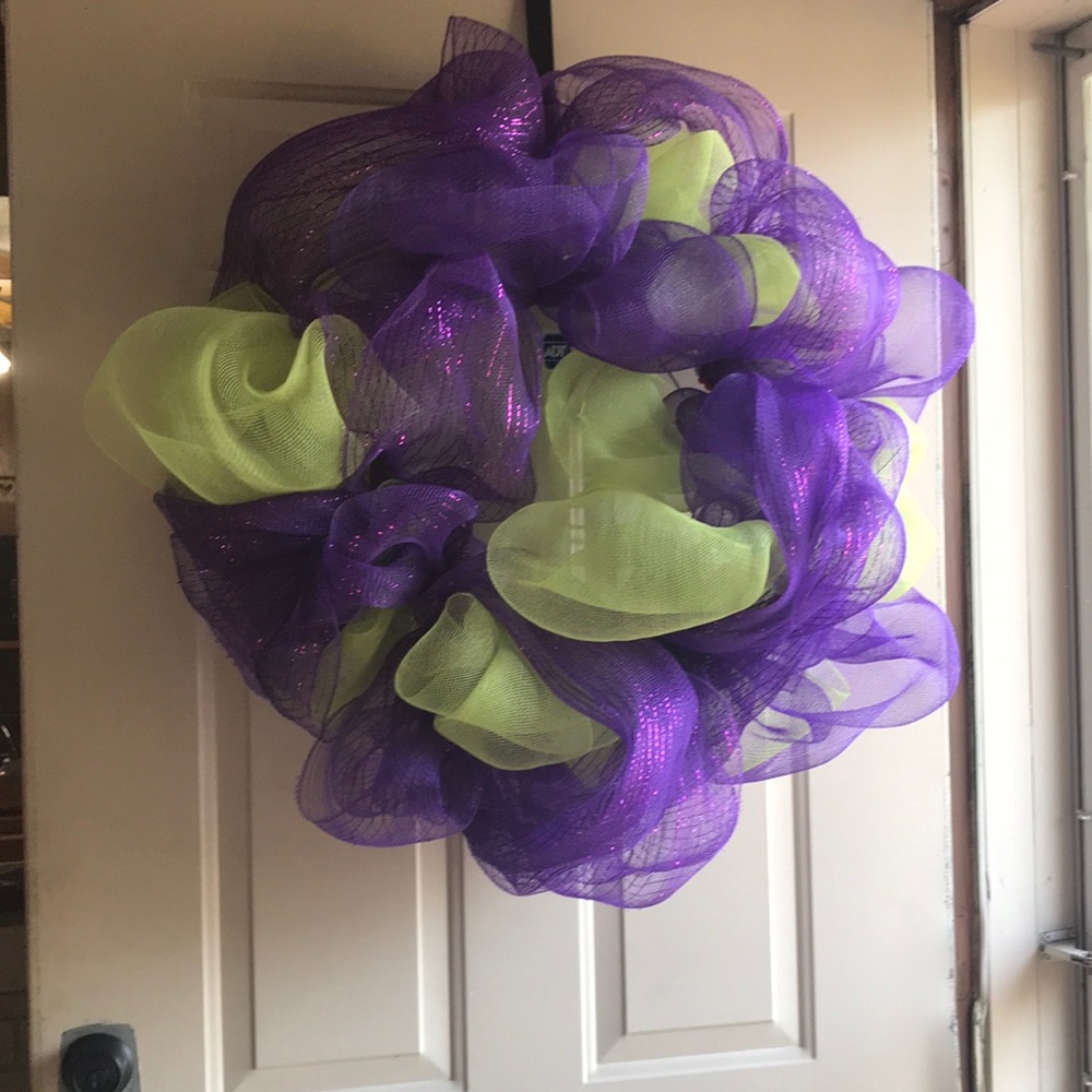 Like green and purple wreath.